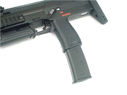 MP7A1用190連射マガジン装着例